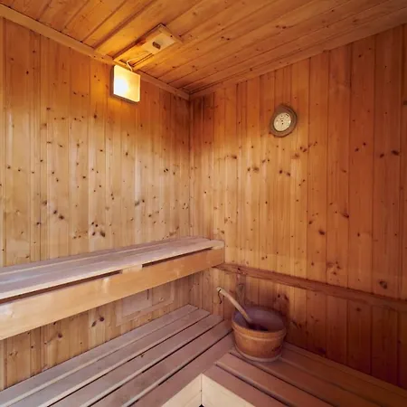 Rubinowy Sauna Zdroj Apartman *